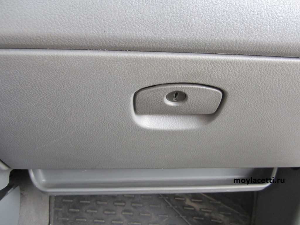 Салон автомобиля Шевроле Лачетти