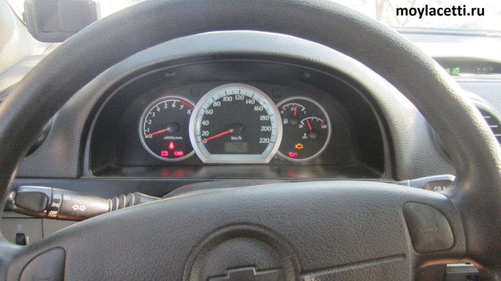 Панель приборов Шевроле Лачетти