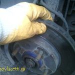 Хрустит колесо