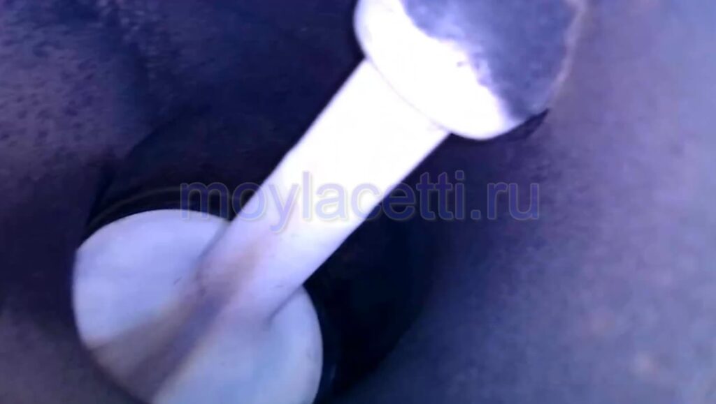 Негерметичный клапан двигателя